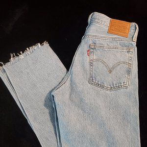 Levi's wedgie cropped sz 25